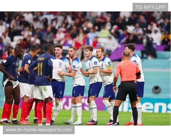 姆巴佩赛场后亲吻队旗，忠诚标签再被强调